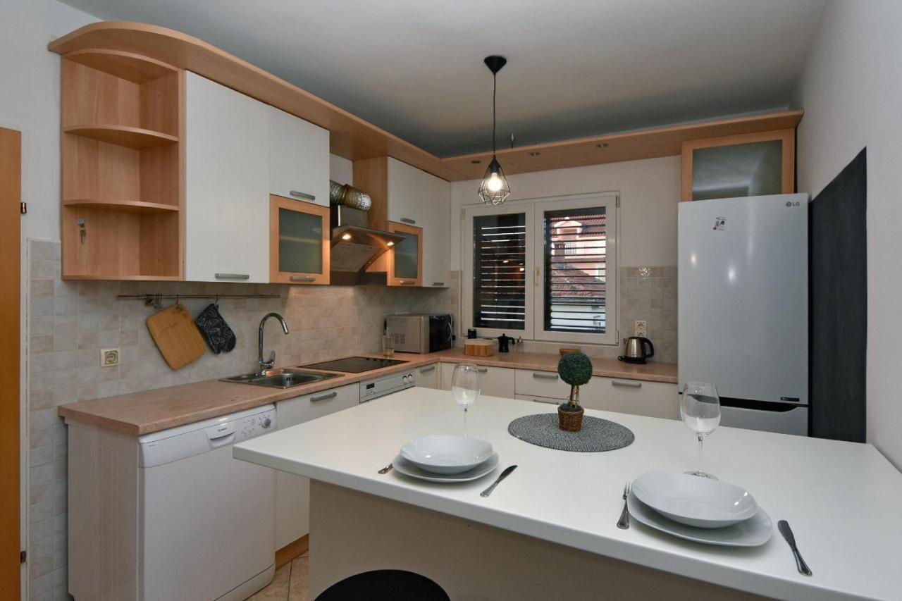Family Sara Apartament Zadar